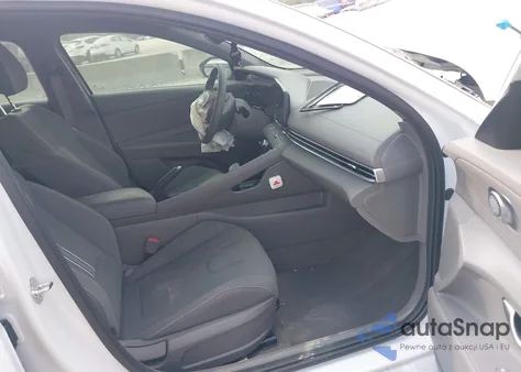 2024 Hyundai Elantra Sel z USA, uszkodzony, nr VIN KMHLM4DG8RU774336